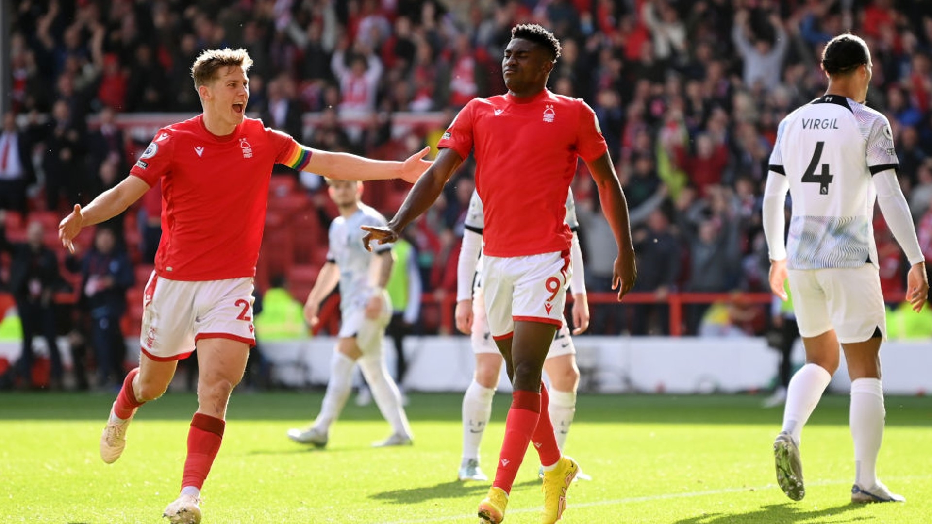 后卫表现一 后卫表现一