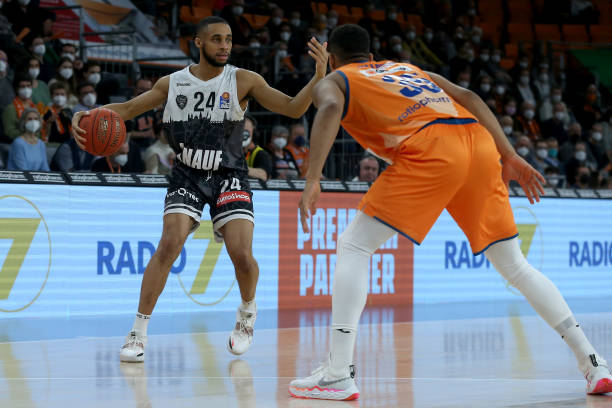 减少边路防 减少边路防