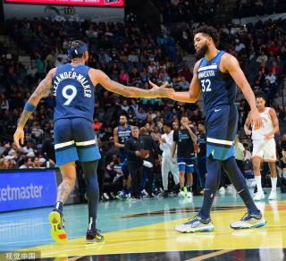 对年轻球员 对年轻球员